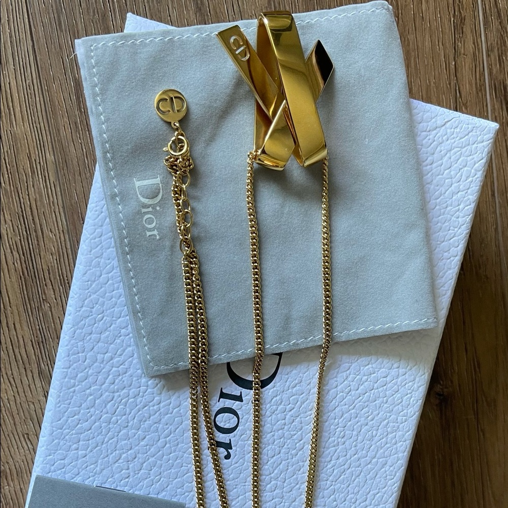 CHRISTIAN DIOR-AUTHENTIC Gold Pendant/Necklace - Picture 13 of 16